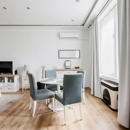 Cozy&stylish In The Ruin Bar Area